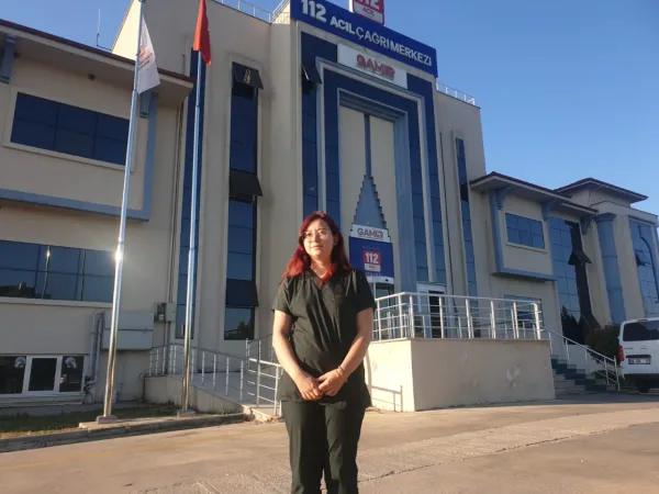 112 hekimi telefonla yönlendirdi, Heimlich ve kalp masajı yaptırdı; hastanede kurtarılamadı