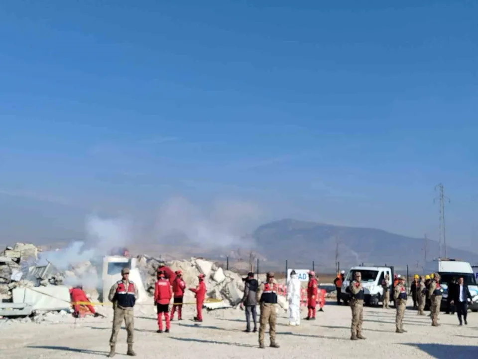 5.6 büyüklüğünde deprem senaryosu tatbikatı