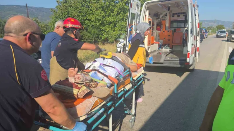 54 plakalı otomobil Bursa'da kazaya karıştı: 4 yaralı
