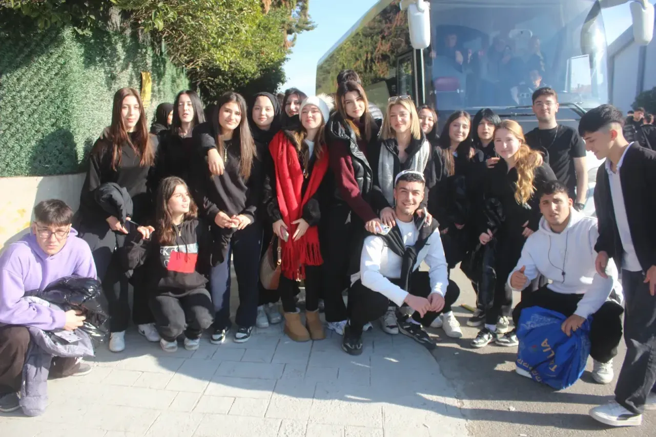 Adapazarı Atatürk Lisesi Futsal'da tarih yazdı