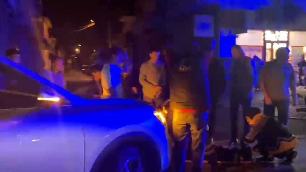 Adapazarı’ndaki motosiklet kazasında kask hayat kurtardı!