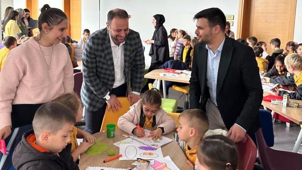 AK Gençler çocukları eğlendirdi