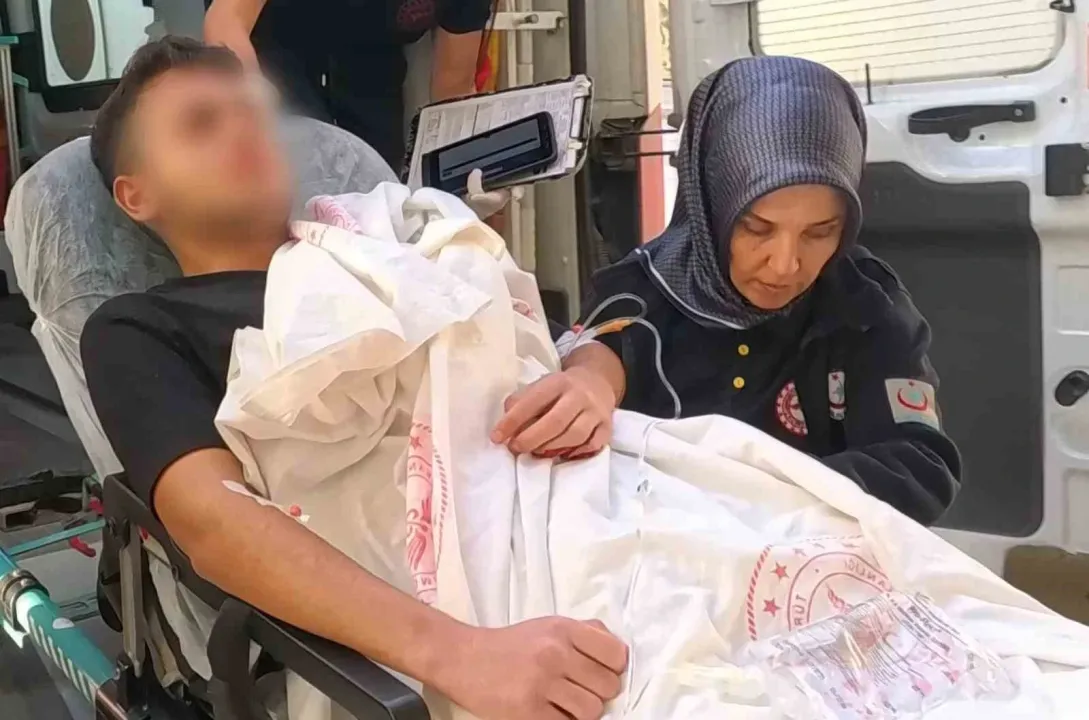 Aksaray’da 14 yaşındaki çocuk sokak ortasında bıçaklandı, şüpheli kayıplara karıştı