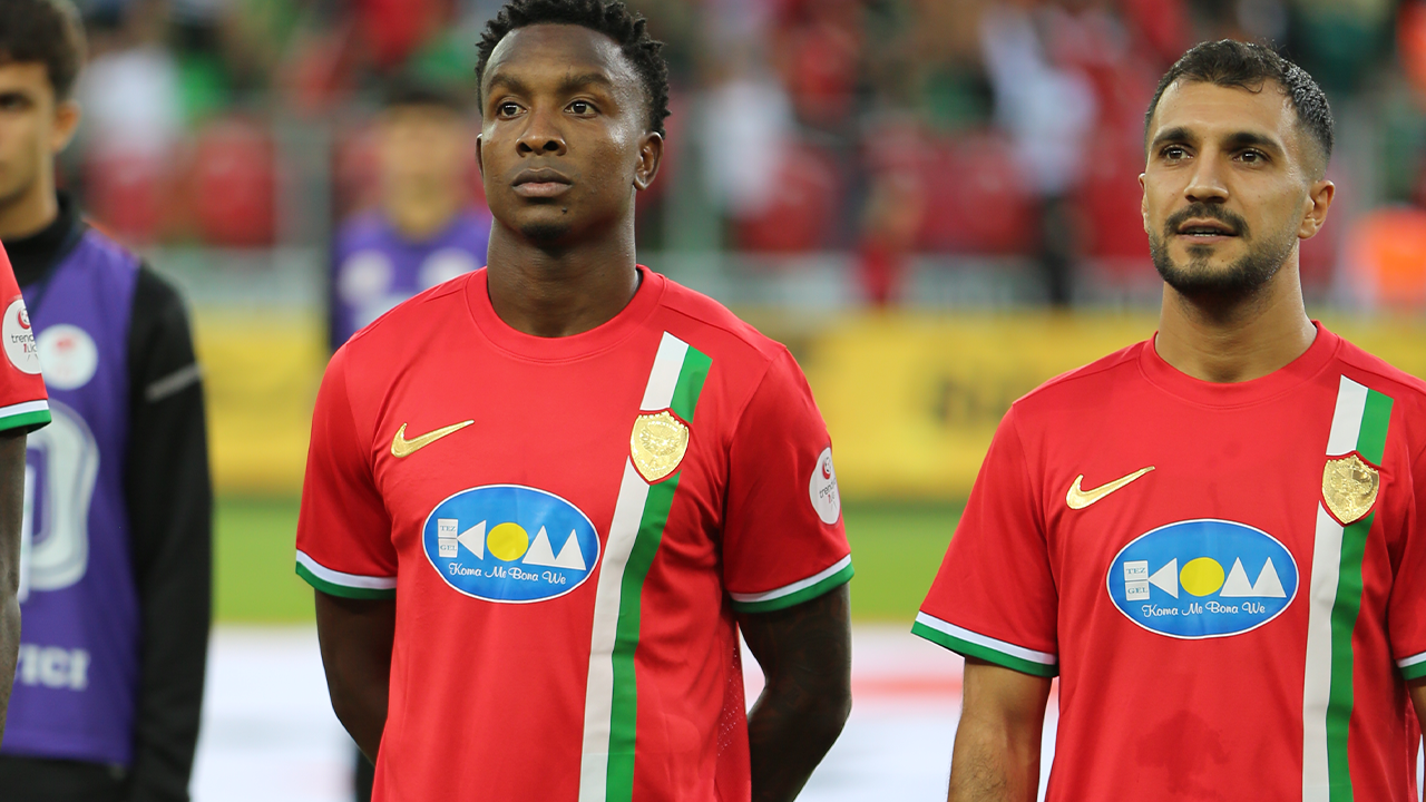 Amedspor, Sakaryaspor maçındaki 'Kürtçe' yazıdan ceza yedi!