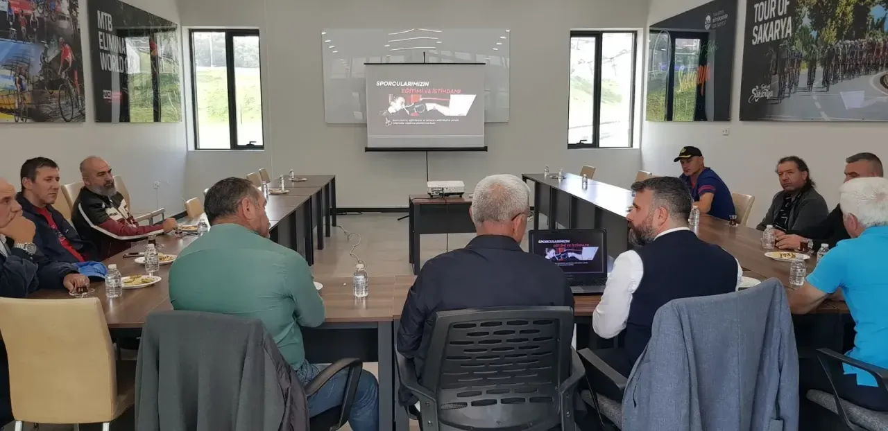 Antrenörler Boks İstişare Toplantısında bir araya geldi.