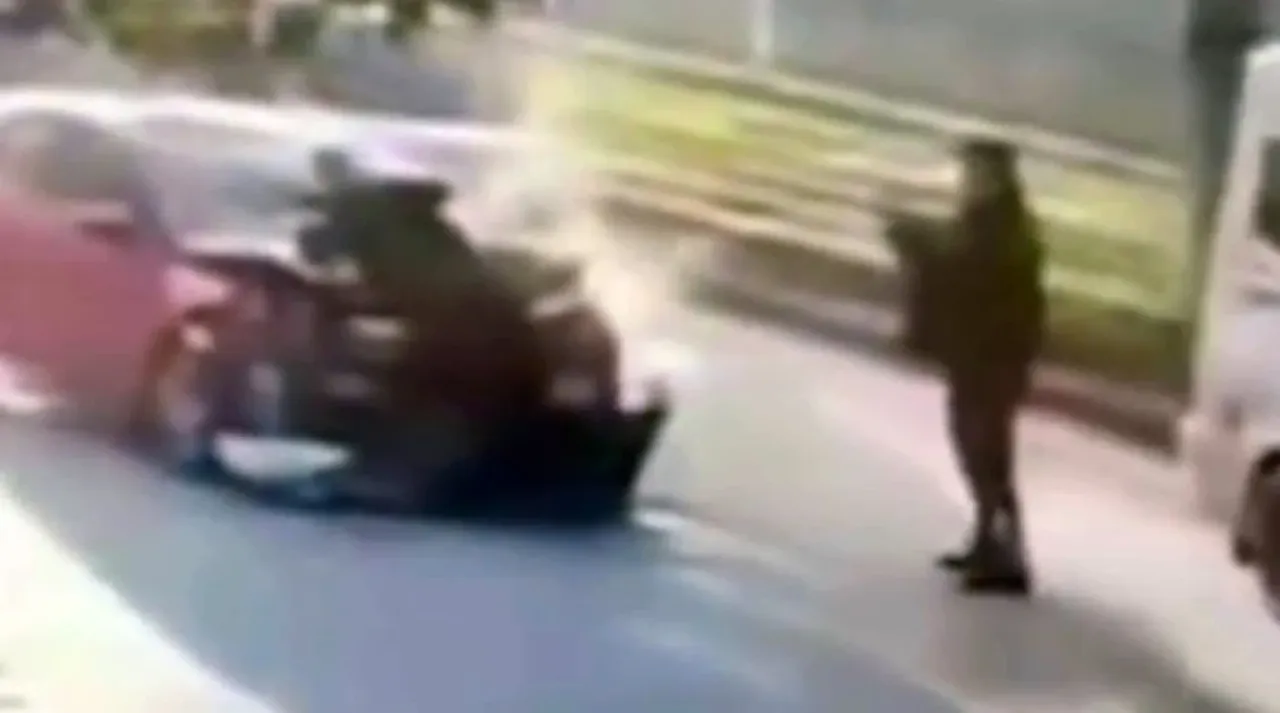 Araçla çarparak yaraladığı polis memurunun fotoğrafını çekip kayıplara karıştı