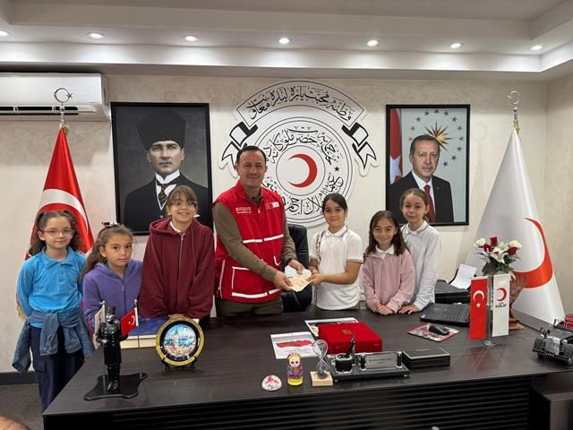 Aralarında topladıkları 5 Bin 100 TL'yi Gazze’ye gönderdiler