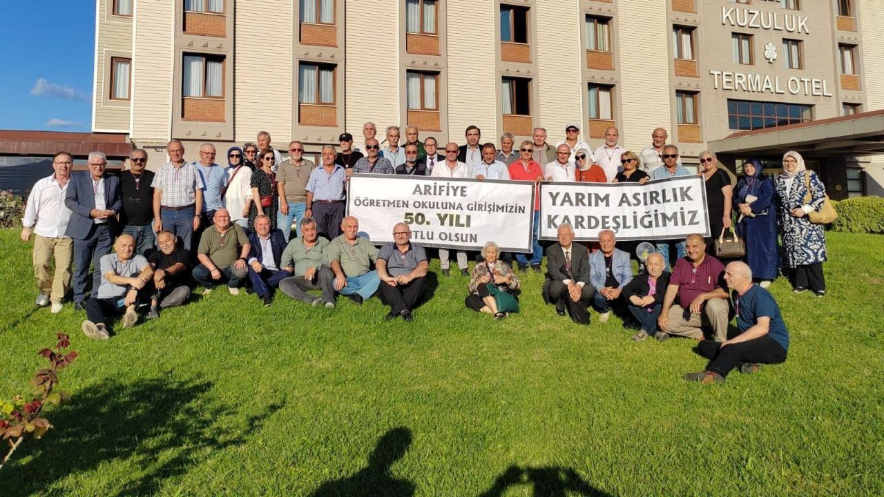 Arifiye Öğretmen Lisesi mezunlarından 50. yıl buluşması
