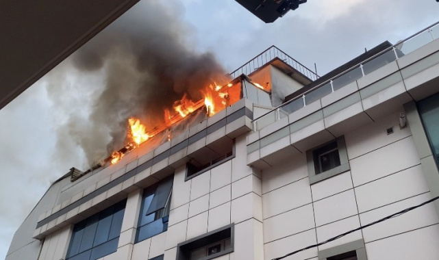 Ataşehir'de otel yangını: Çatı katı alevlere teslim oldu