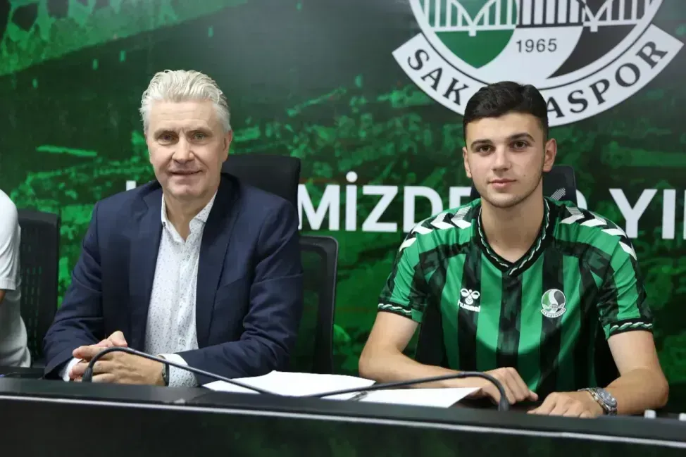 Bahis soruşturmasında firari duruma düşen Sakaryasporlu Abdurrahman Bayram, teslim oldu!