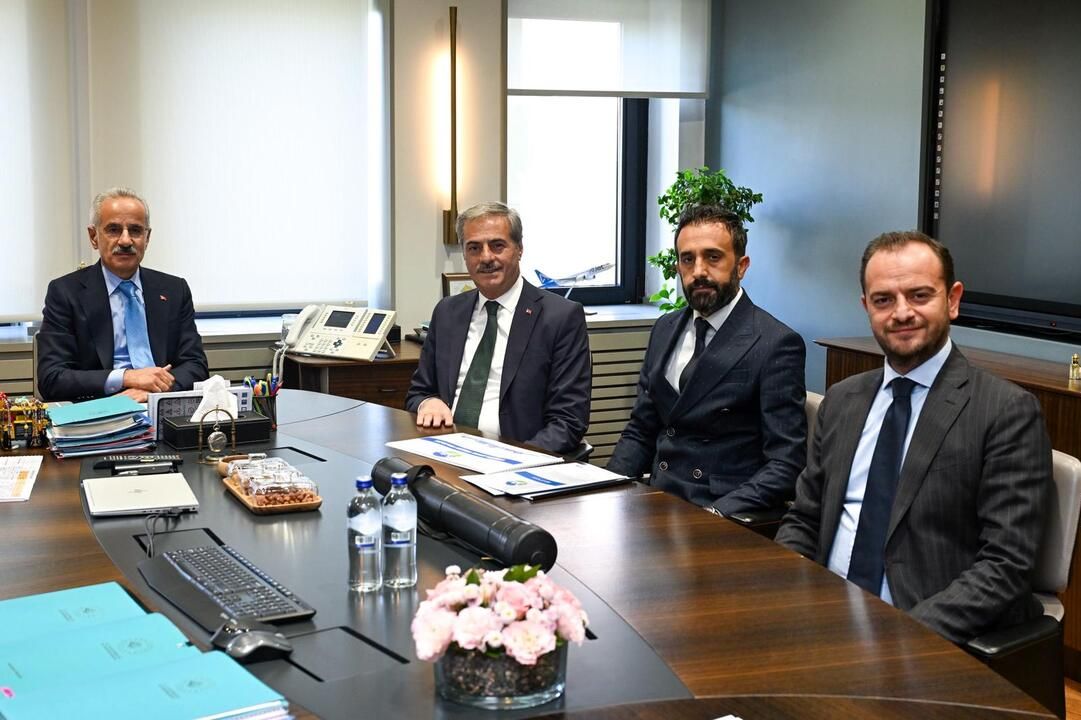 Başkan alemdar bakanla görüşüp açıkladı! Sakarya'ya yeni çevre yolları geliyor