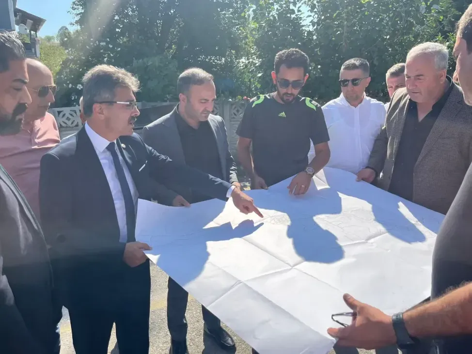 Başkan Dinç, Değirmendere'de doğalgaz çalışmalarını inceledi