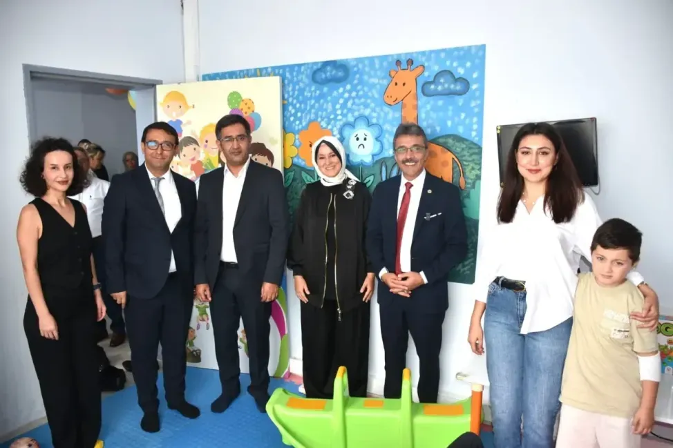 Başkan Dinç öğrencilerle bir arada