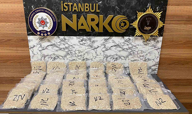 Baza altındaki valizden binlerce uyuşturucu hap çıktı