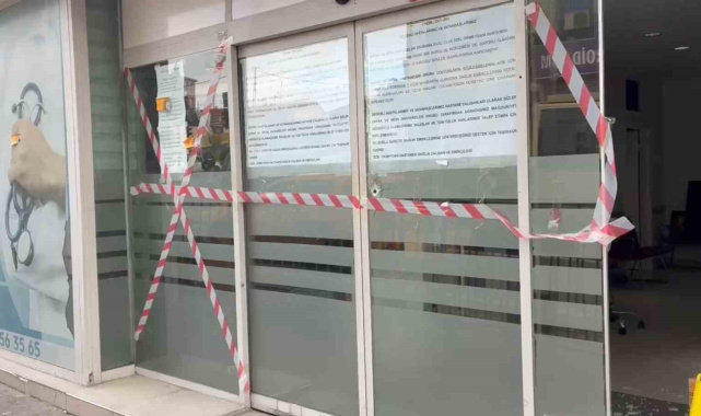 Beyoğlu'nda özel hastaneye ateş açıldı