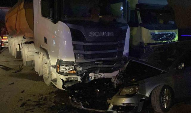 Bolu'da kontrolden çıkan otomobil park halindeki 3 araca çarptı: 4 ağır yaralı