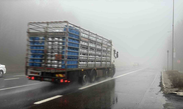 Bolu Dağı'nda sis ve sağanak etkili: Görüş mesafesi 30 metreye düştü
