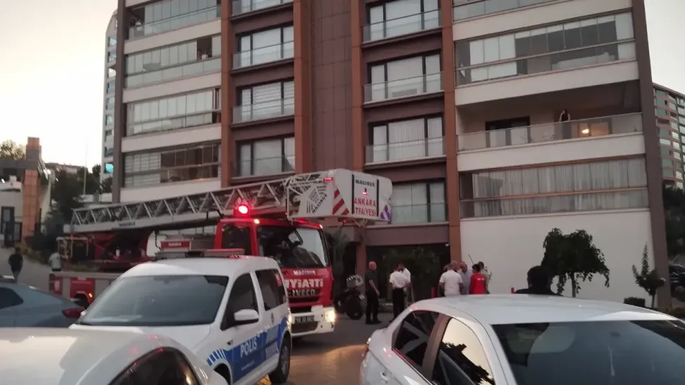 Boşanma aşamasındaki eşini çocuklarının yanında öldürdü