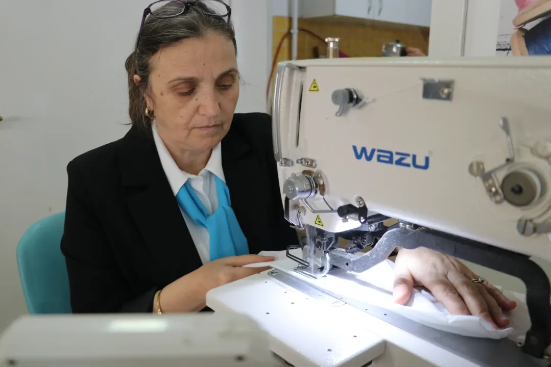 Bursa'da kooperatifleşen kadınlar ev tekstili üretimi yapıyor