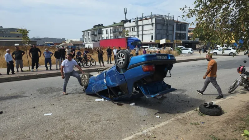 Bursa'da otomobilin devrildiği kazada 2 kişi yaralandı