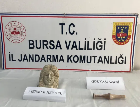 Bursa'da şüphe üzerine durdurulan araçta tarihi eser ele geçirildi