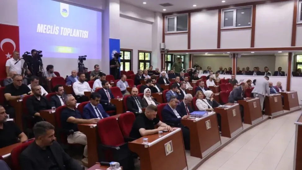 Büyükşehir meclisi 65 maddeyi karara bağladı
