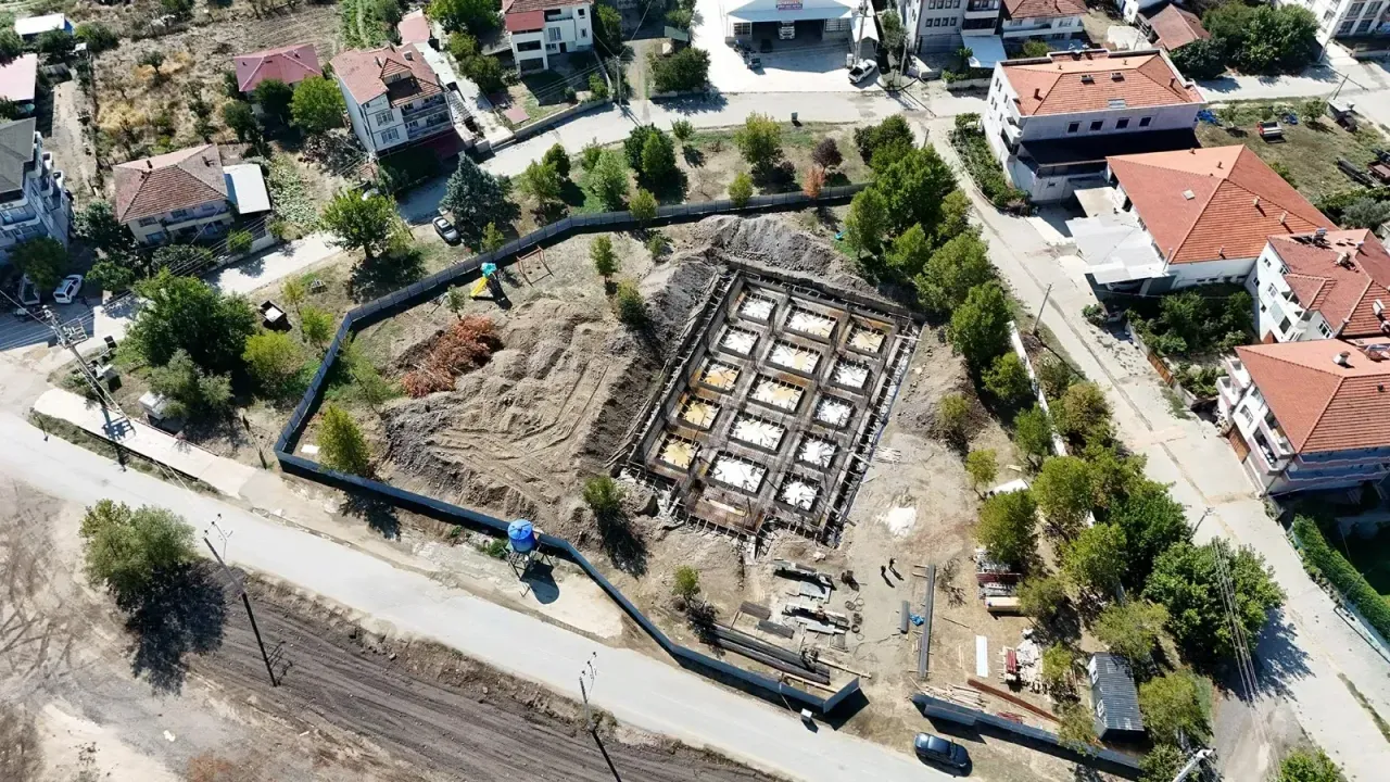 Büyükşehir Pamukova Mekece'ye düğün salonu ve çok amaçlı tesis yapıyor