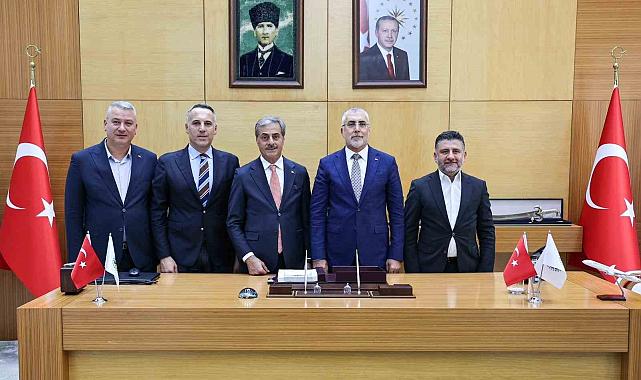 Çalışma ve Sosyal Güvenlik Bakanı Işıkhan Sakarya'da