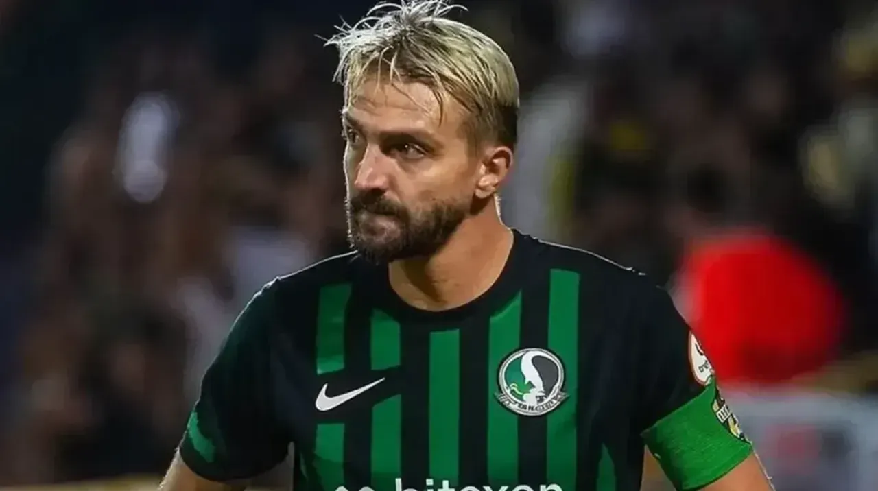 Caner Erkin’den Sakaryaspor açıklaması: “Bugüne kadar hiç bir mücadeleyi yarım bırakmadım”