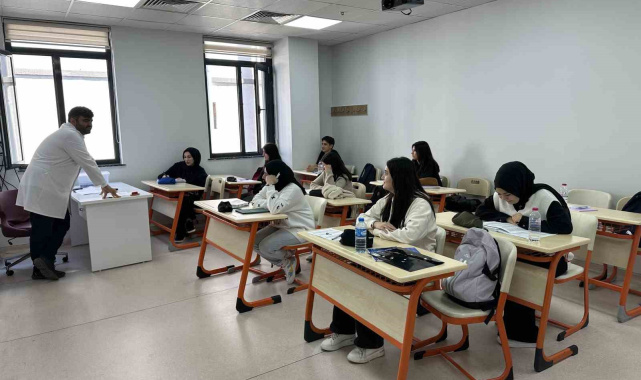 Çayırova'da üniversiteye hazırlık kursları başladı