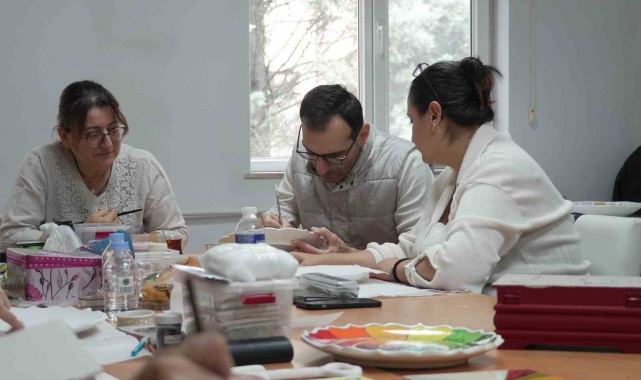 Düzce'de kadınlar hem öğreniyor hem eğleniyor