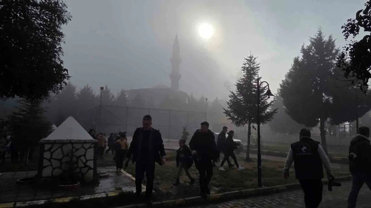 Düzce’de sis etkili oldu