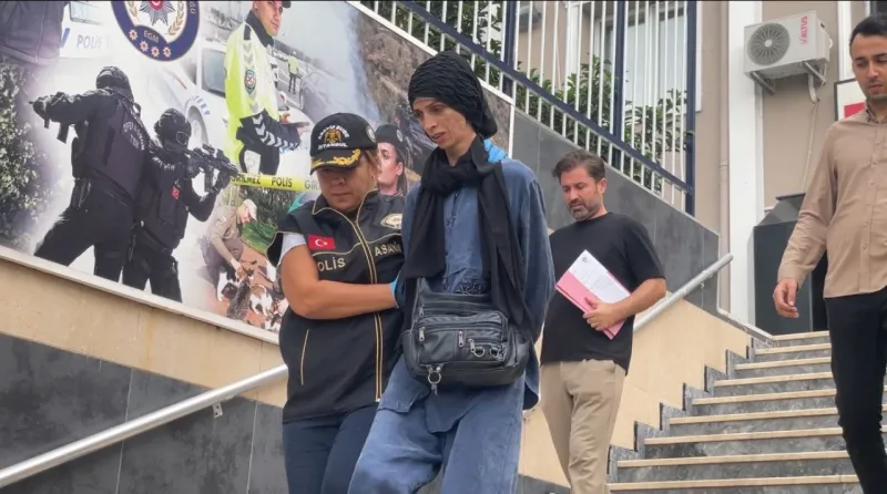 Fatih'te turistin cüzdanını yankesicilik yöntemiyle çalan şüpheli tutuklandı