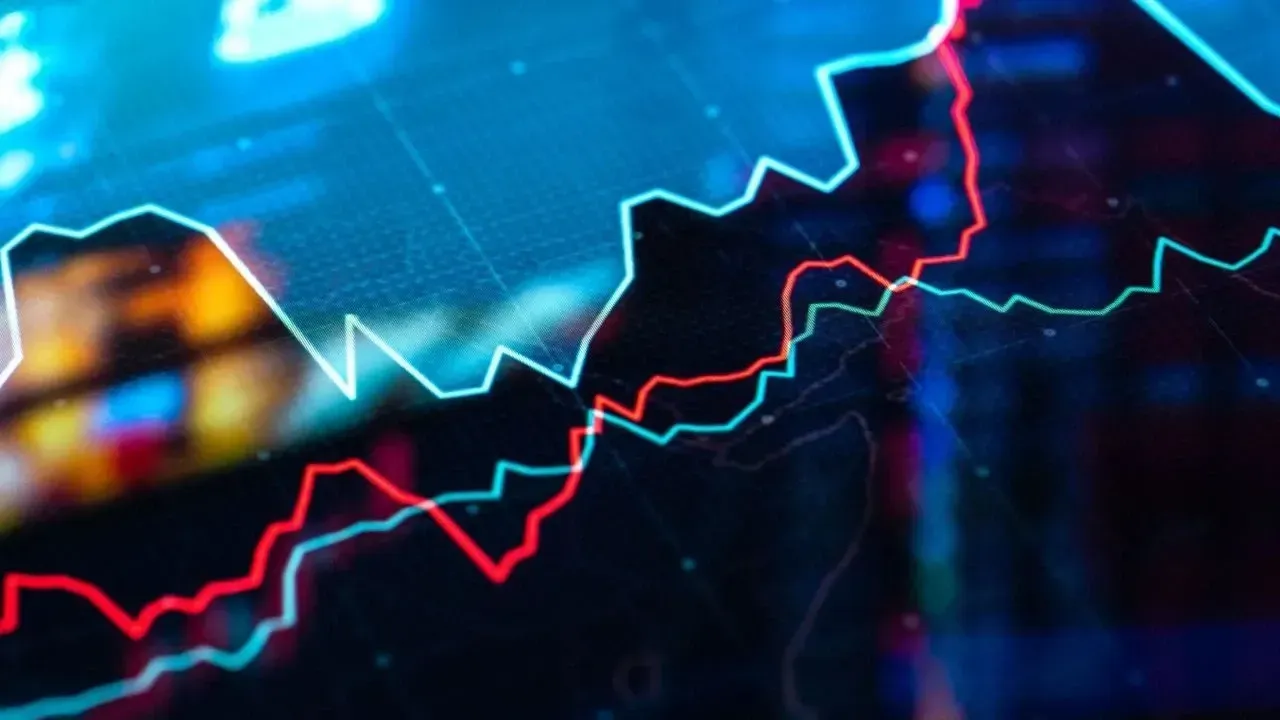 Fed faizi indiriyor, altın düşüyor, borsalar coşuyor, küresel piyasalar merkez bankalarına kilitlendi