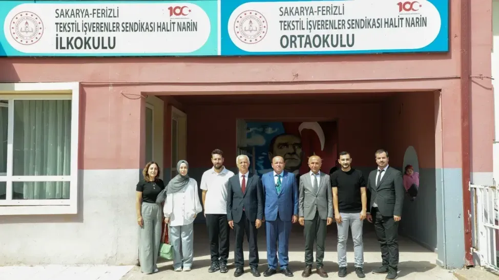 Ferizli'de ilk ders zili 4 bin 298 öğrenci için çaldı
