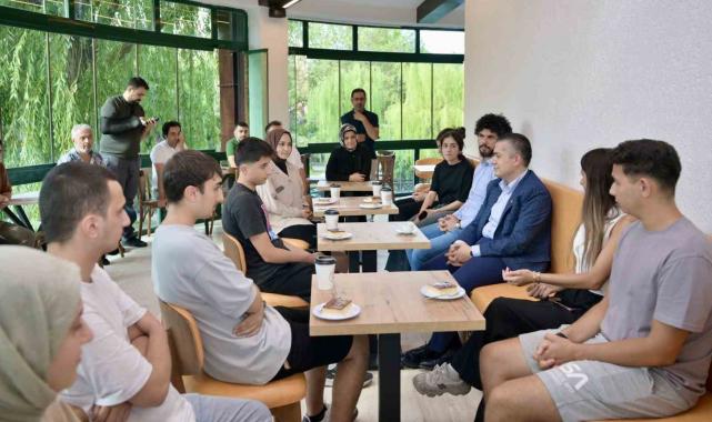 Gençler için yeni buluşma noktası: vatan kitap kafe açıldı