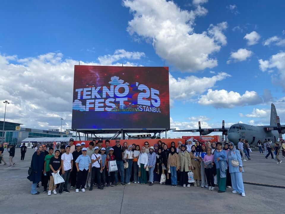 İmam Hatip öğrencileri Teknofest’te ufuklarını genişletti