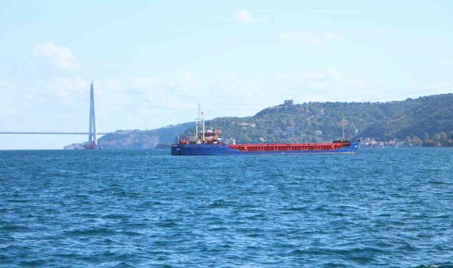 İstanbul Boğazı'nda kaza yapan "ARTVİN" isimli gemi Sarıyer'e getirildi
