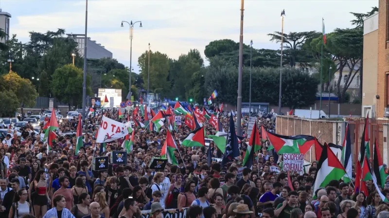 İtalya'da İsrail'in Gazze'deki soykırımı ve işgali protesto edildi