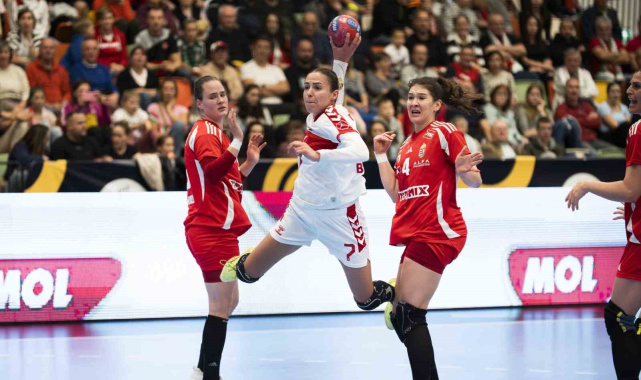 Kadın A Milli Hentbol Takımı, EURO Cup ilk maçında Macaristan'a mağlup oldu