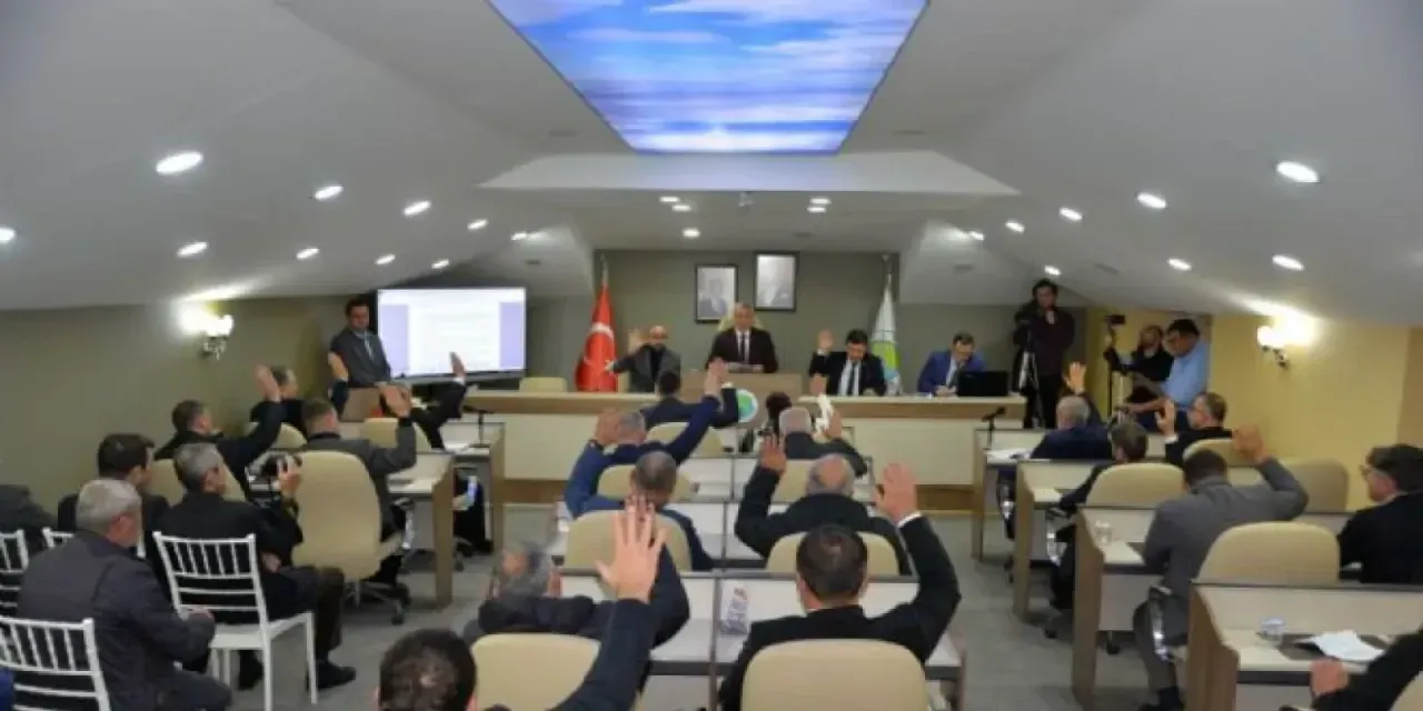 Kamyon alacaktık dedi ama kimseyi inandıramadı! Hendek Belediye Meclisi'nde 6'ncı madde muamması