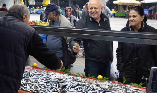 'Karadeniz fırtınası' balık tezgahlarını vurdu