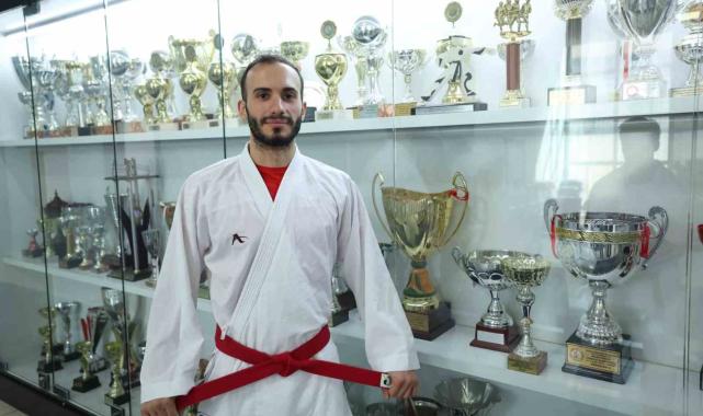 Karateci Enes Bulut, Kağıtspor'daki başarısını özetledi: "Mücadeleden asla vazgeçmek yok"