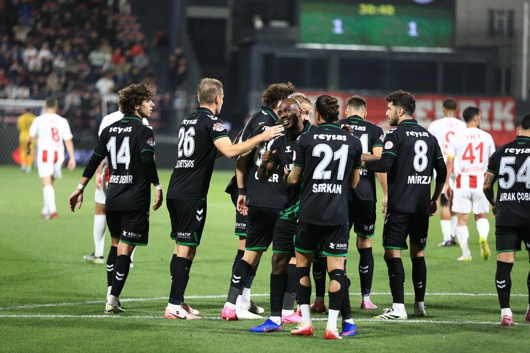 Karşılıklı penaltılar soyunma odasına 1'er golle gönderdi!