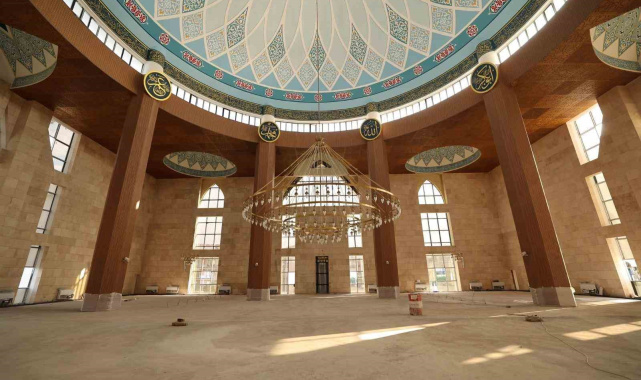 Kartepe'nin 3 bin kişilik cami inşaatı tamamlanmak üzere