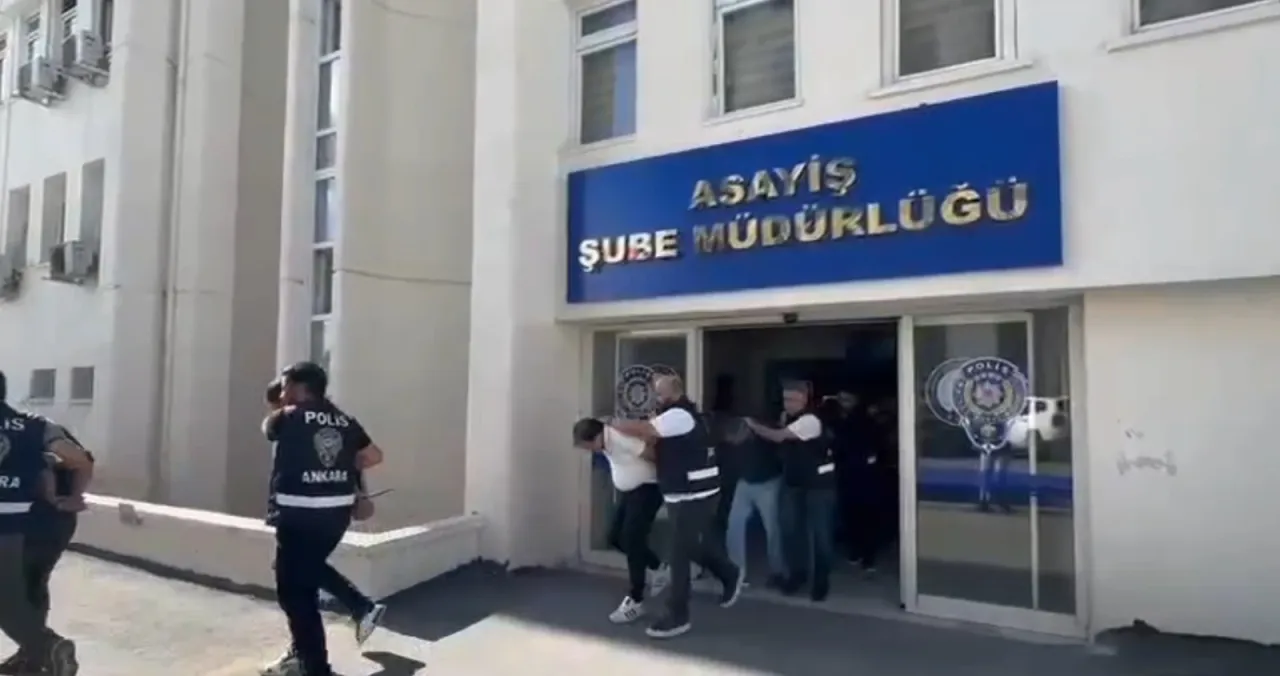 Kendilerini polis ve savcı olarak tanıtıp dolandırıcılık yapan 18 şüpheli tutuklandı