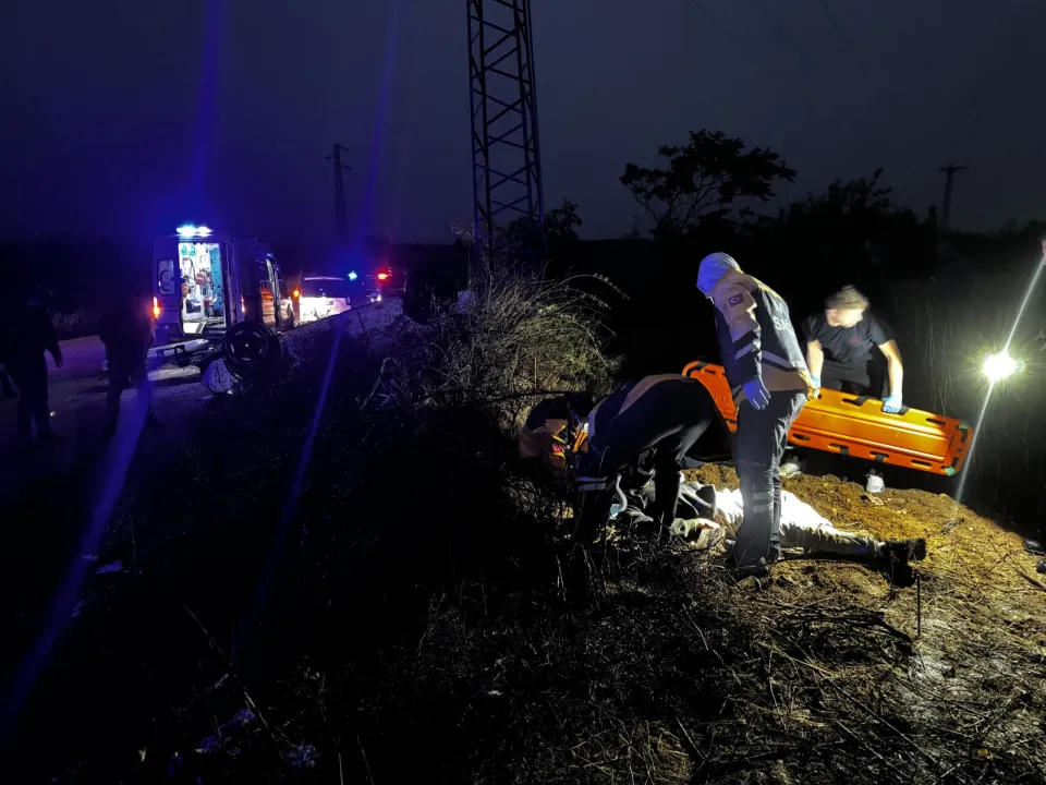 Kırklareli’nde polisten kaçarken şarampole devrilen otomobildeki 1 kişi yaralandı