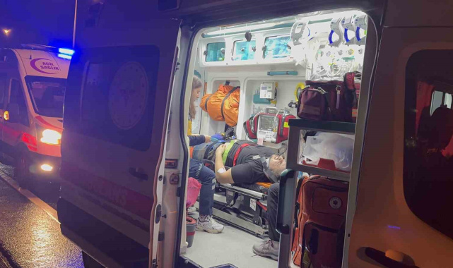 Kocaeli'de feci kaza: Sürücü yola fırladı, araç ters döndü