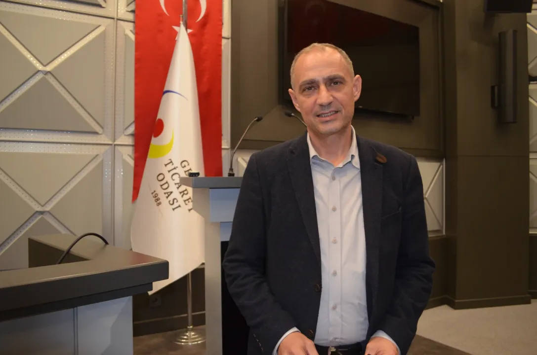 Kocaeli'de gazetecilere yapay zeka temelli haber yazılımı tanıtıldı