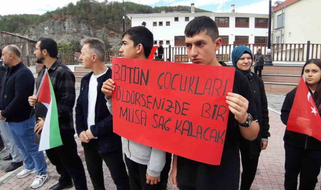 Lise öğrencileri Gazze için yürüdü